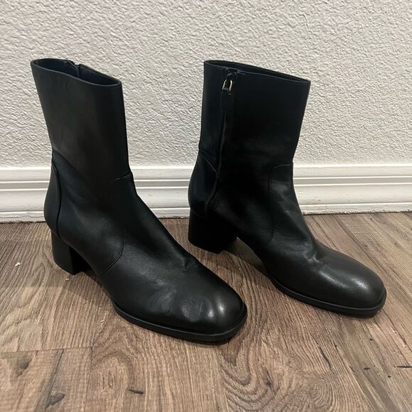 STUART WEITZMAN Black Leather Nola Zip Ankle Boots - Picture 5 of 10